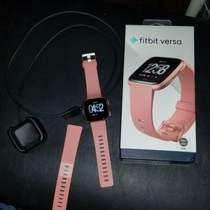 Fitbit Versa (peach bands)